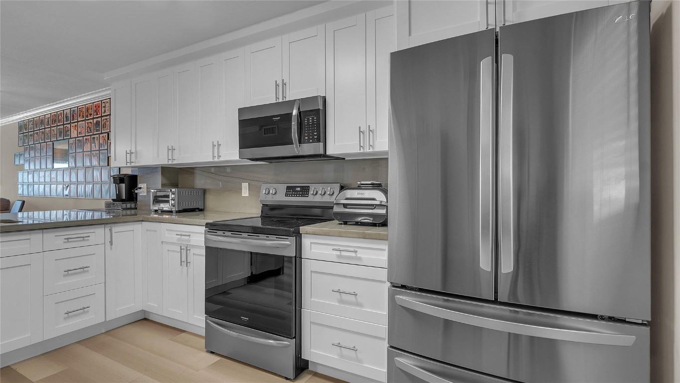 111 N Pompano Beach Boulevard Unit: 913