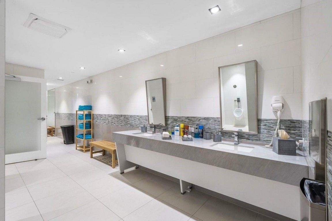 730 N Ocean Blvd 703