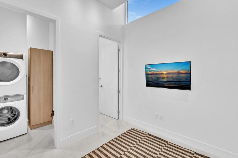 3750 Yacht Club Dr TH5