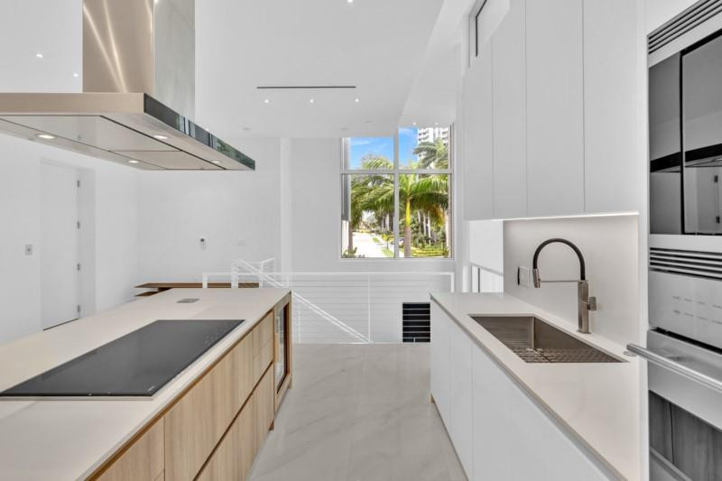 3750 Yacht Club Dr TH5