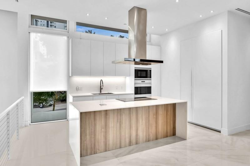 3750 Yacht Club Dr TH5