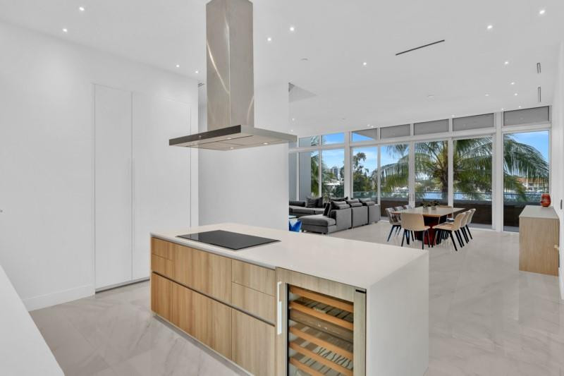 3750 Yacht Club Dr TH5