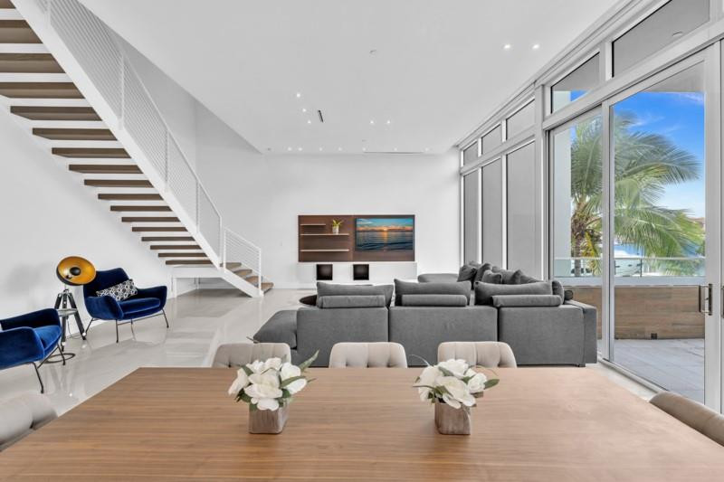 3750 Yacht Club Dr TH5