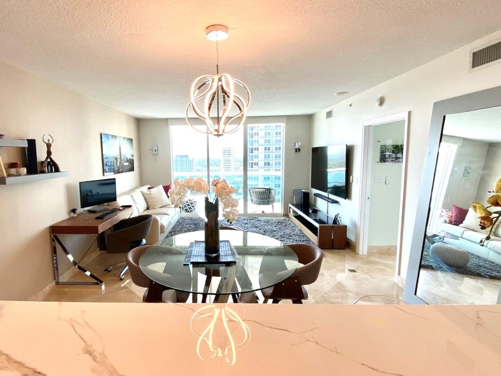 347 N New River Dr 2506