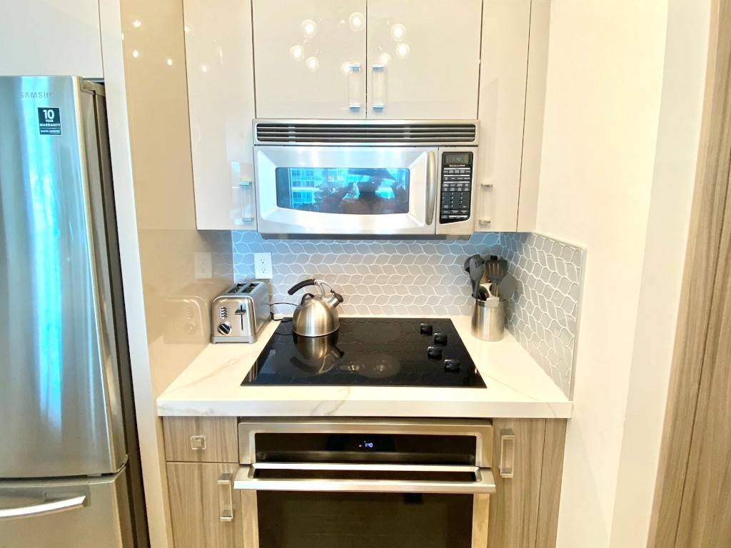 347 N New River Dr 2506