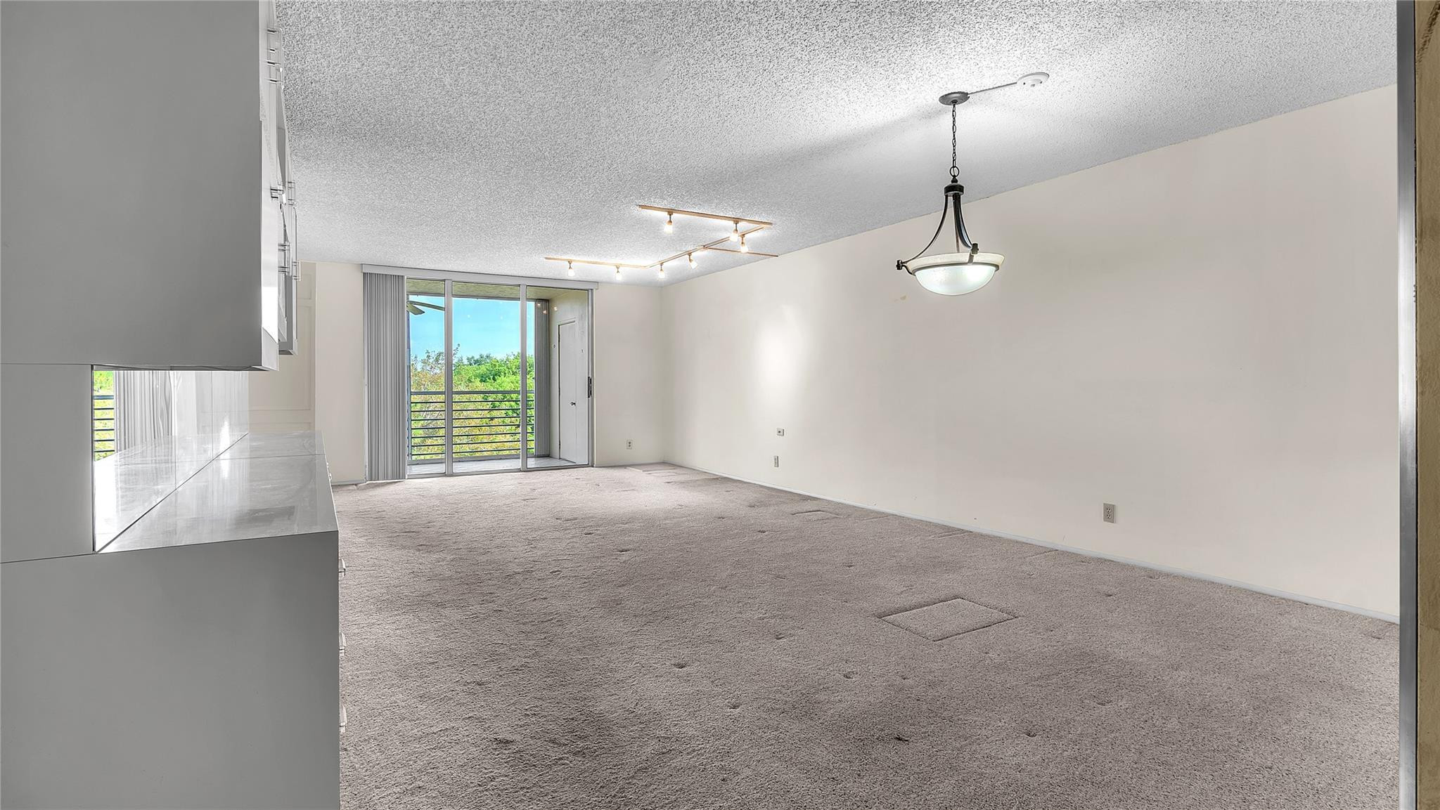 3503 Oaks Way 414