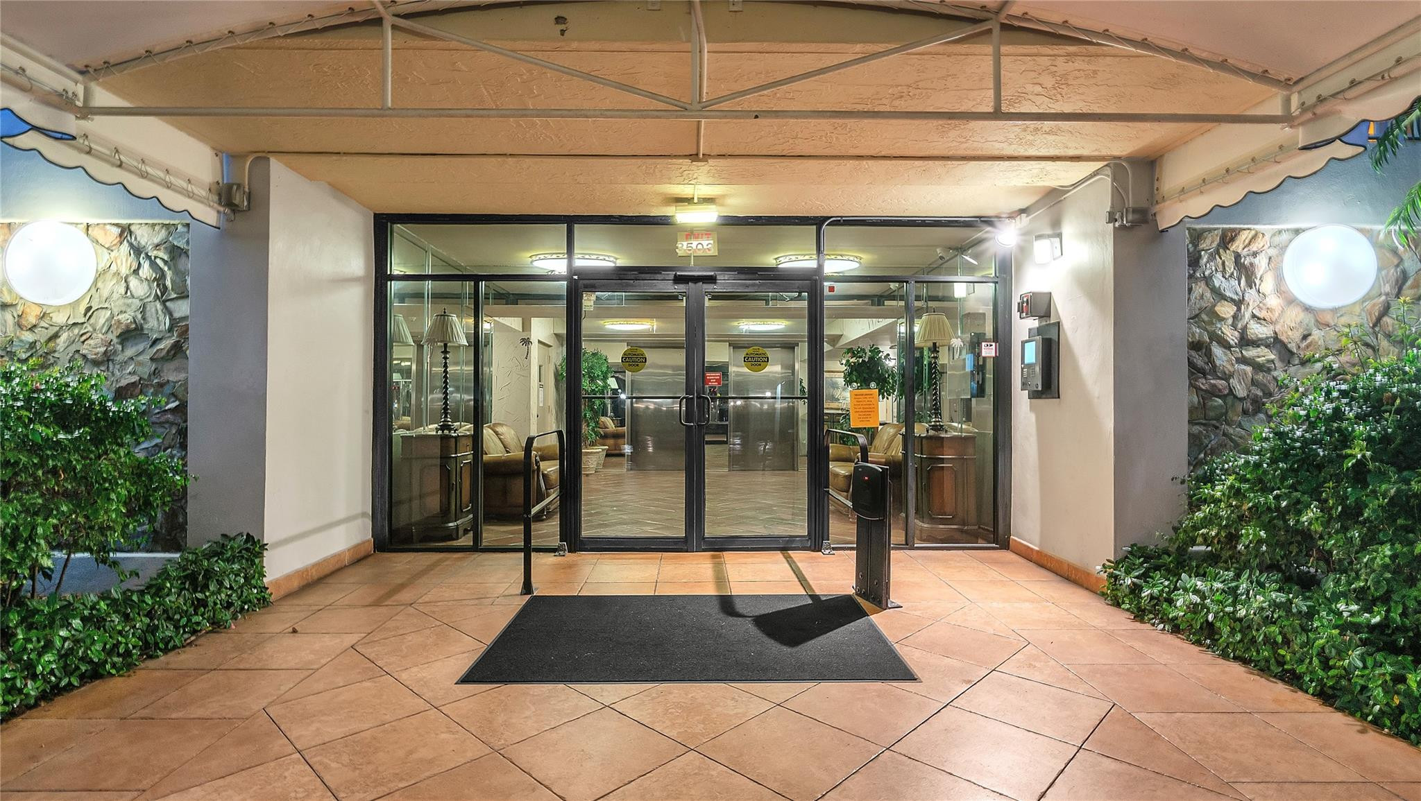 3503 Oaks Way 414