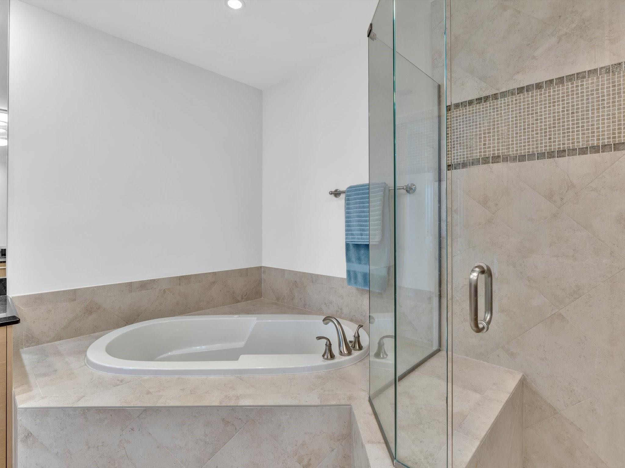4444 El Mar Dr 3305