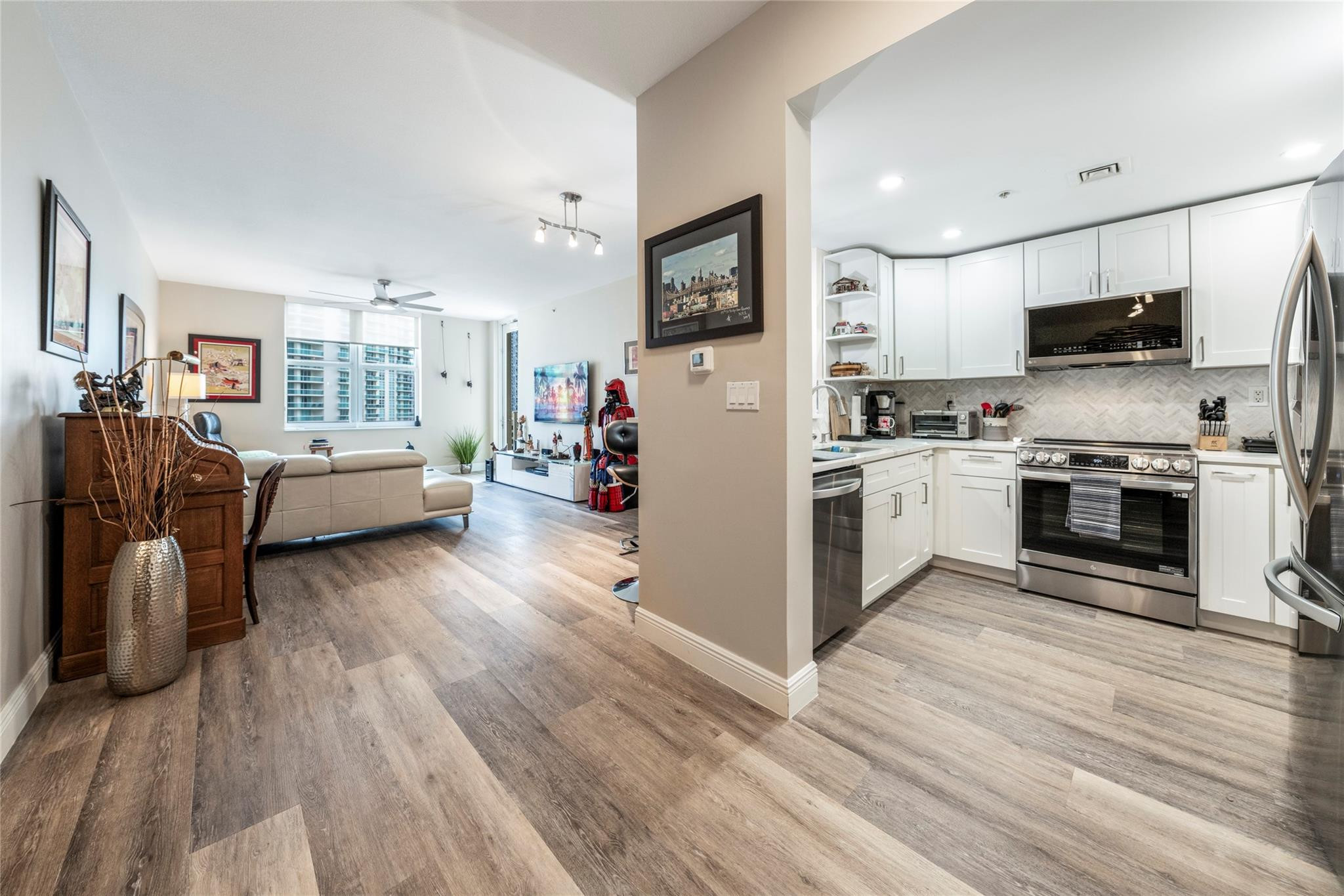 511 SE 5th Ave 2122