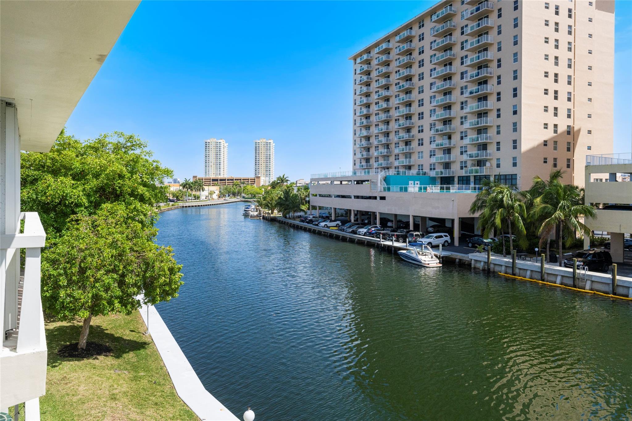 450 Paradise Isle Blvd 309