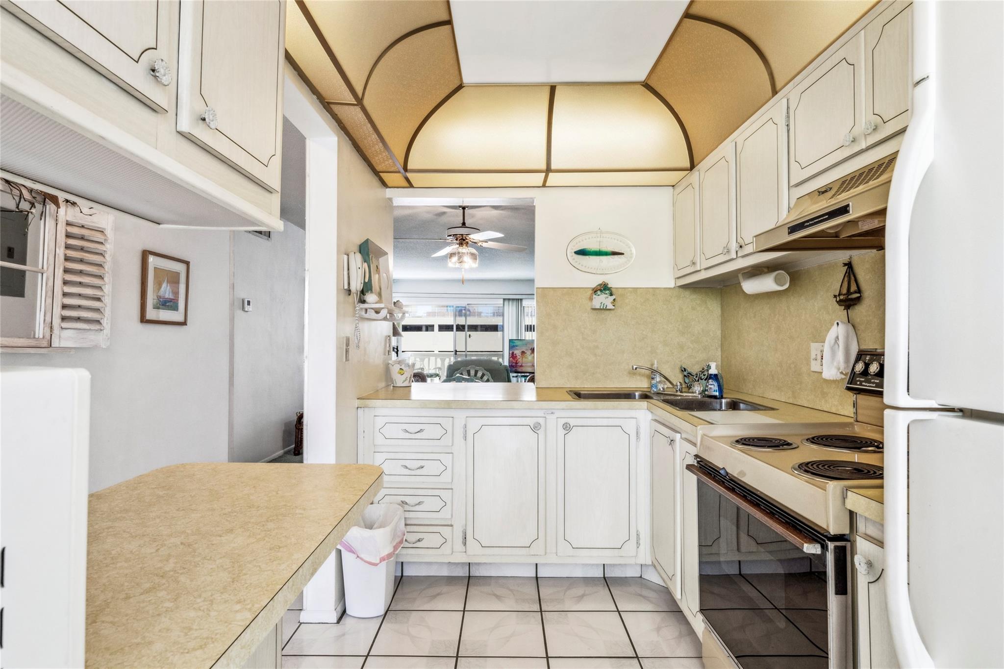 450 Paradise Isle Blvd 309