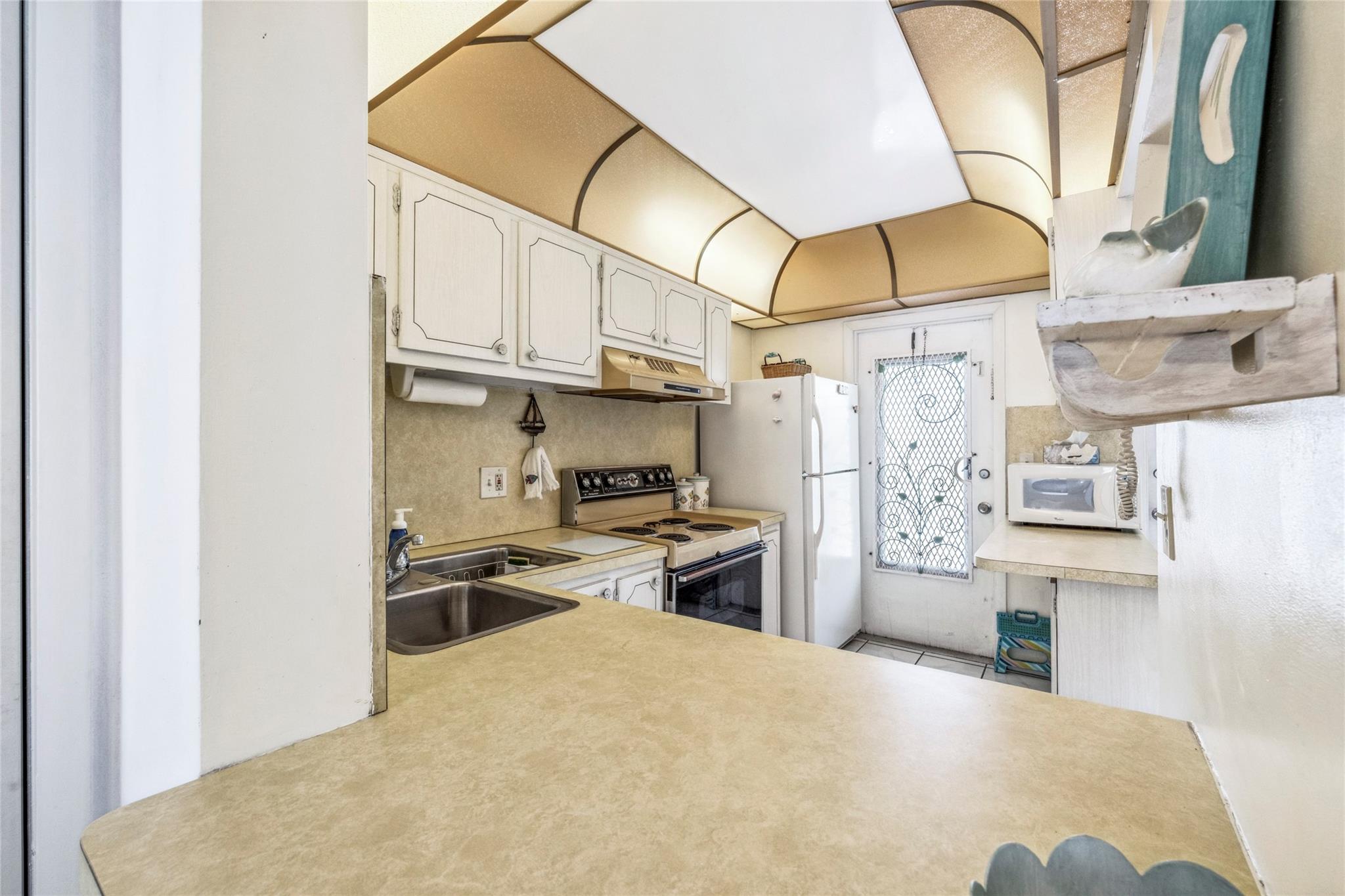 450 Paradise Isle Blvd 309