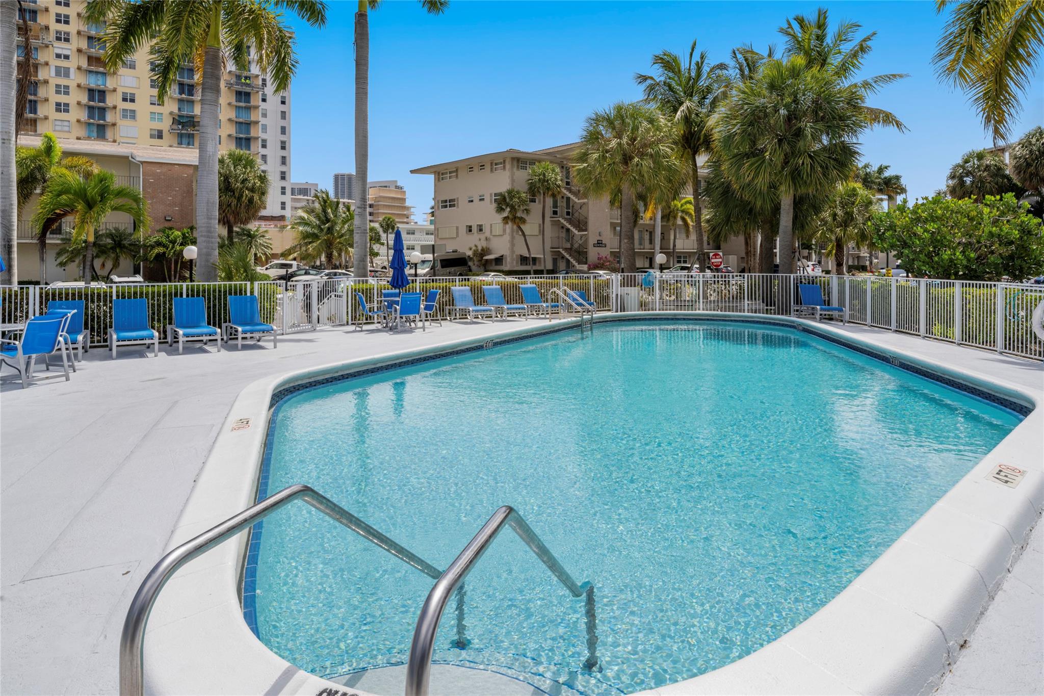 450 Paradise Isle Blvd 309