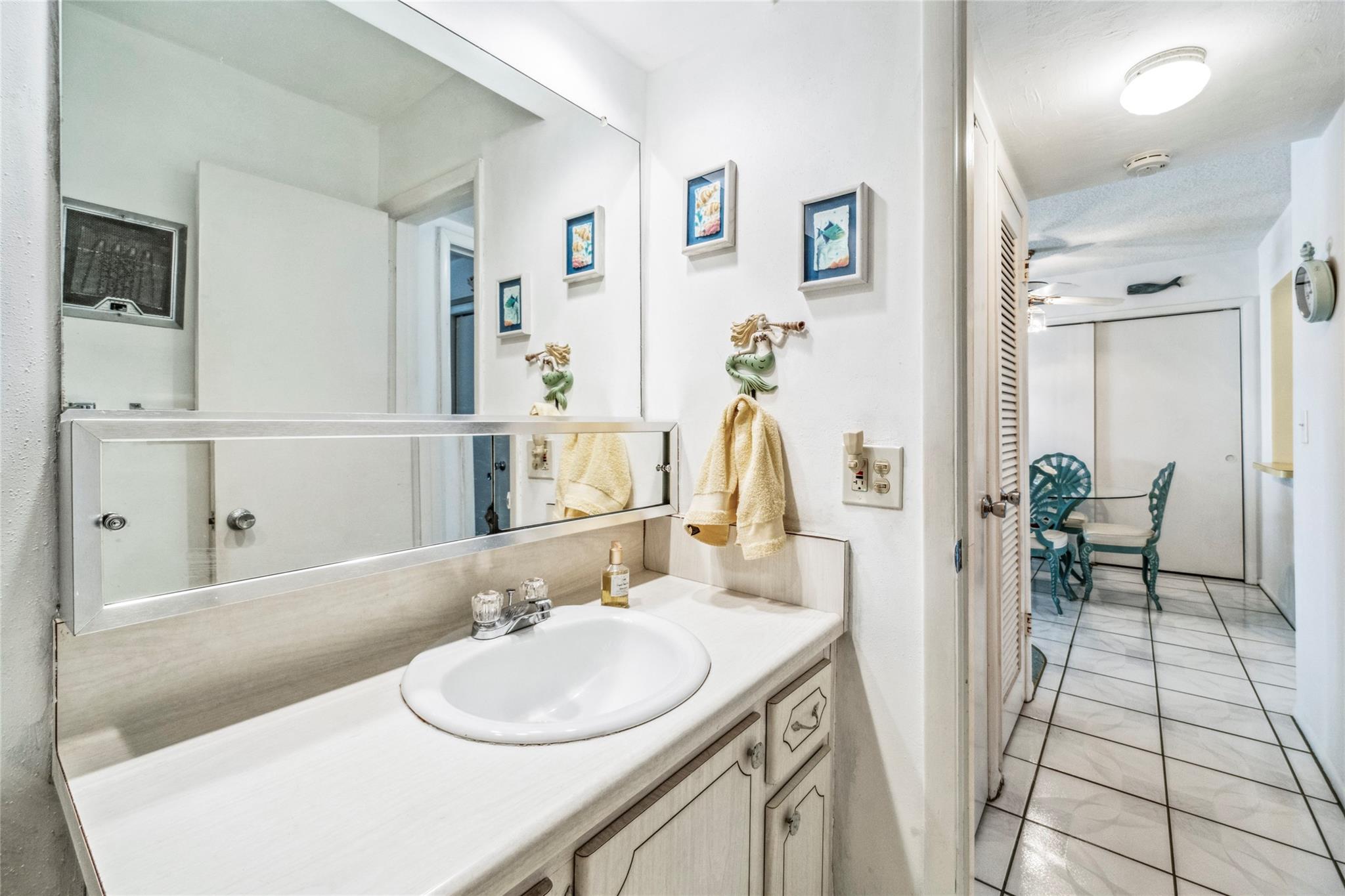 450 Paradise Isle Blvd 309