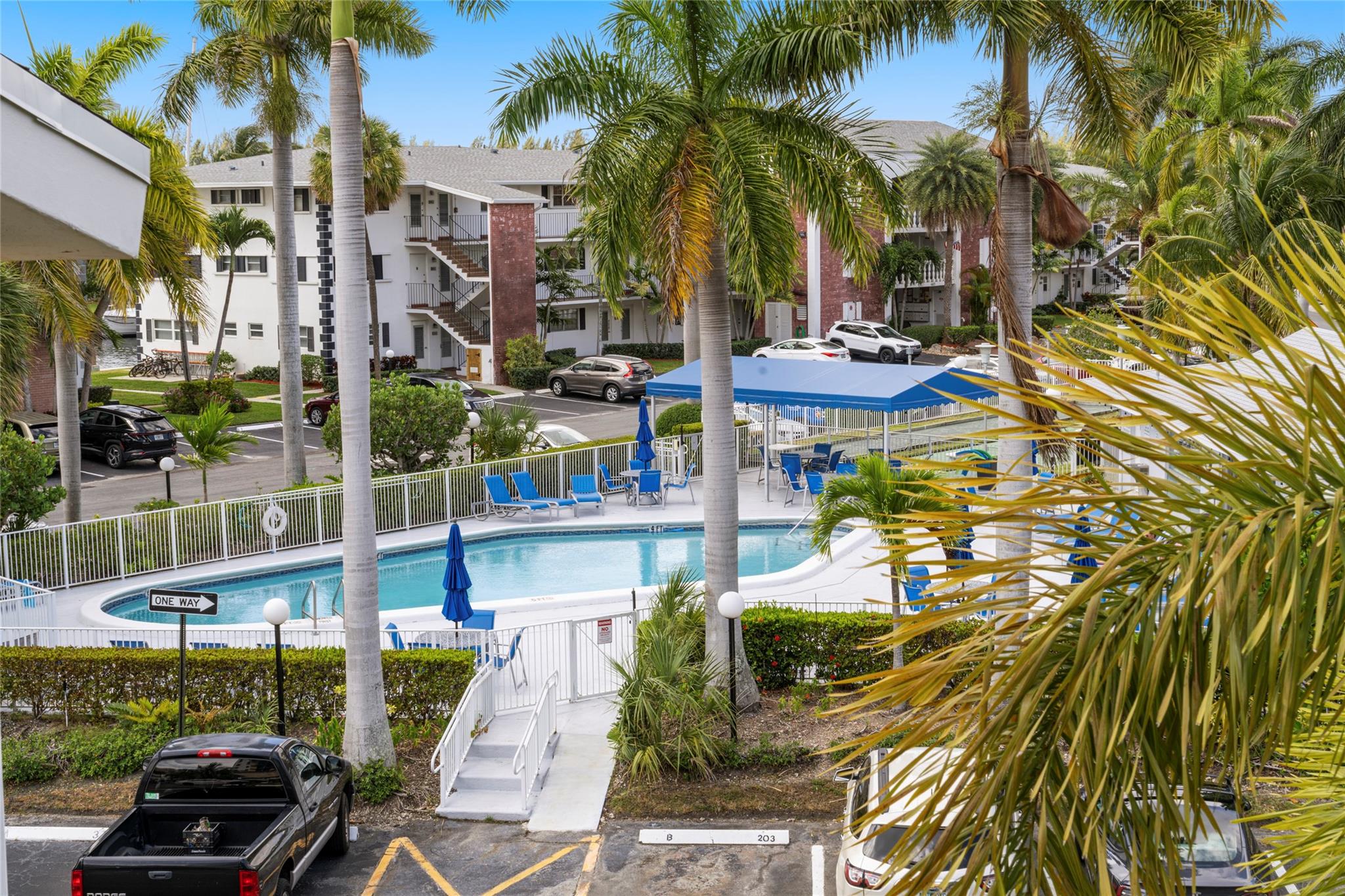 450 Paradise Isle Blvd 309