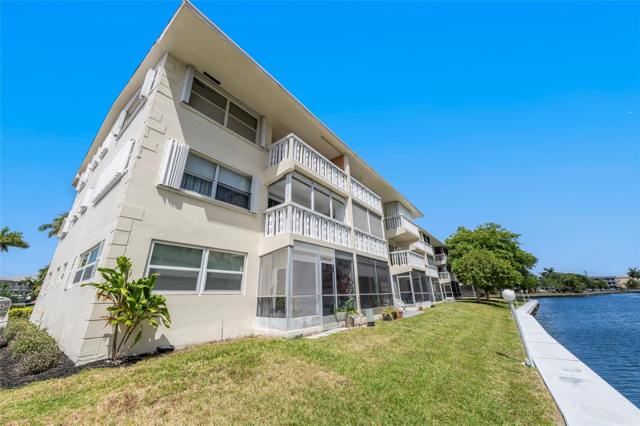 450 Paradise Isle Blvd 309