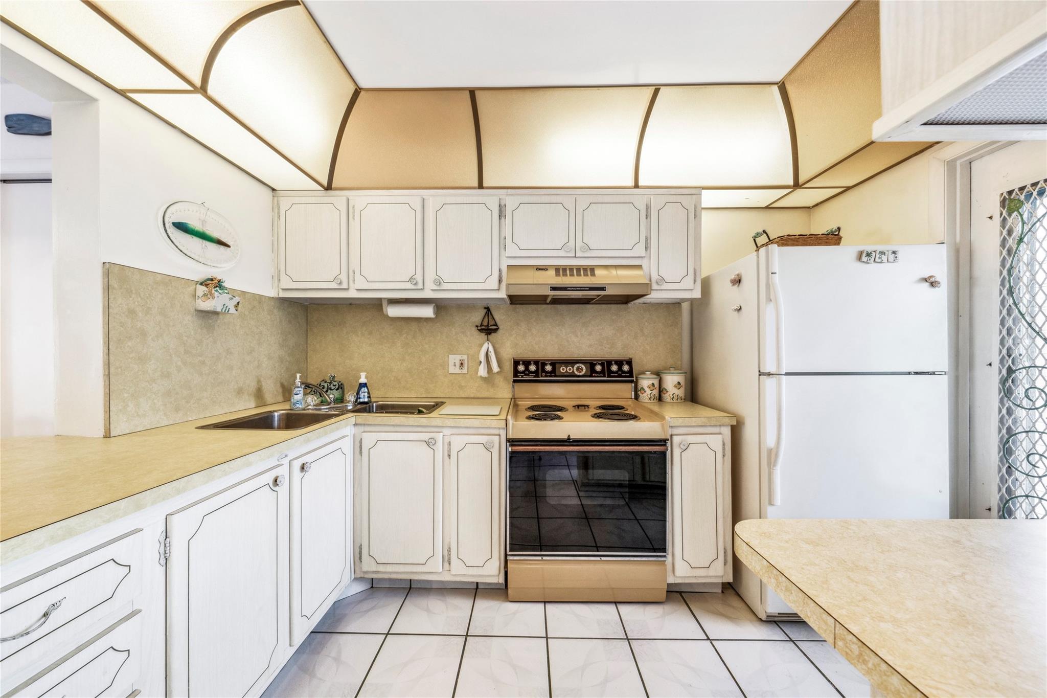 450 Paradise Isle Blvd 309