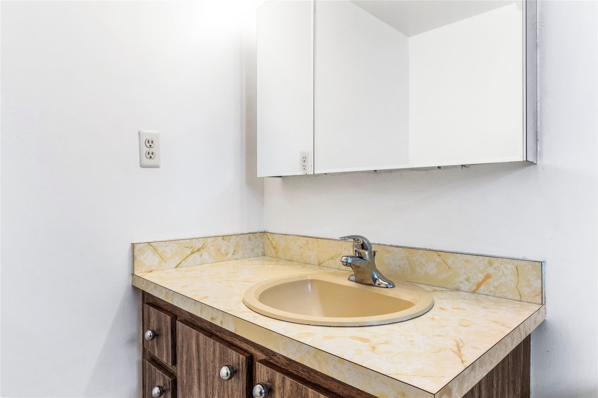 325 SE 11th Ter 201