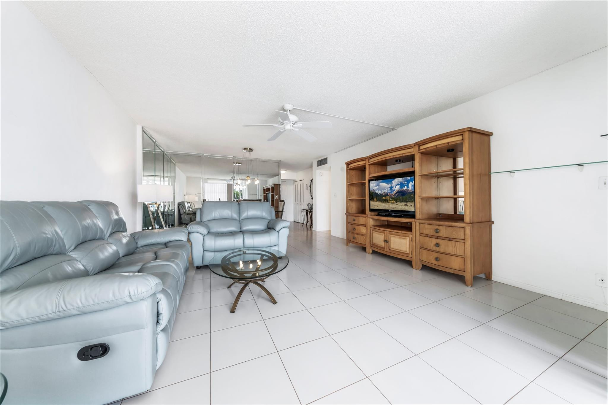325 SE 11th Ter 201