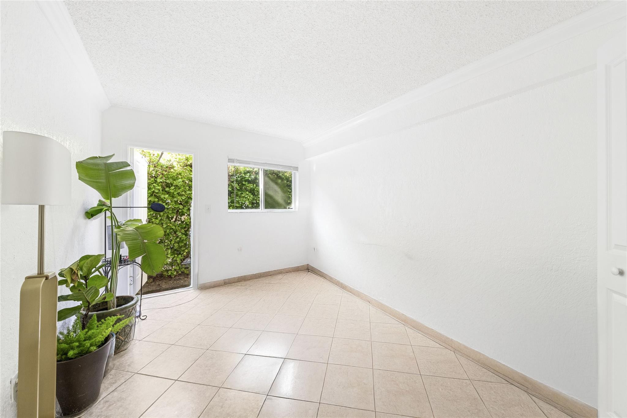 2660 NE 8th Ave 204