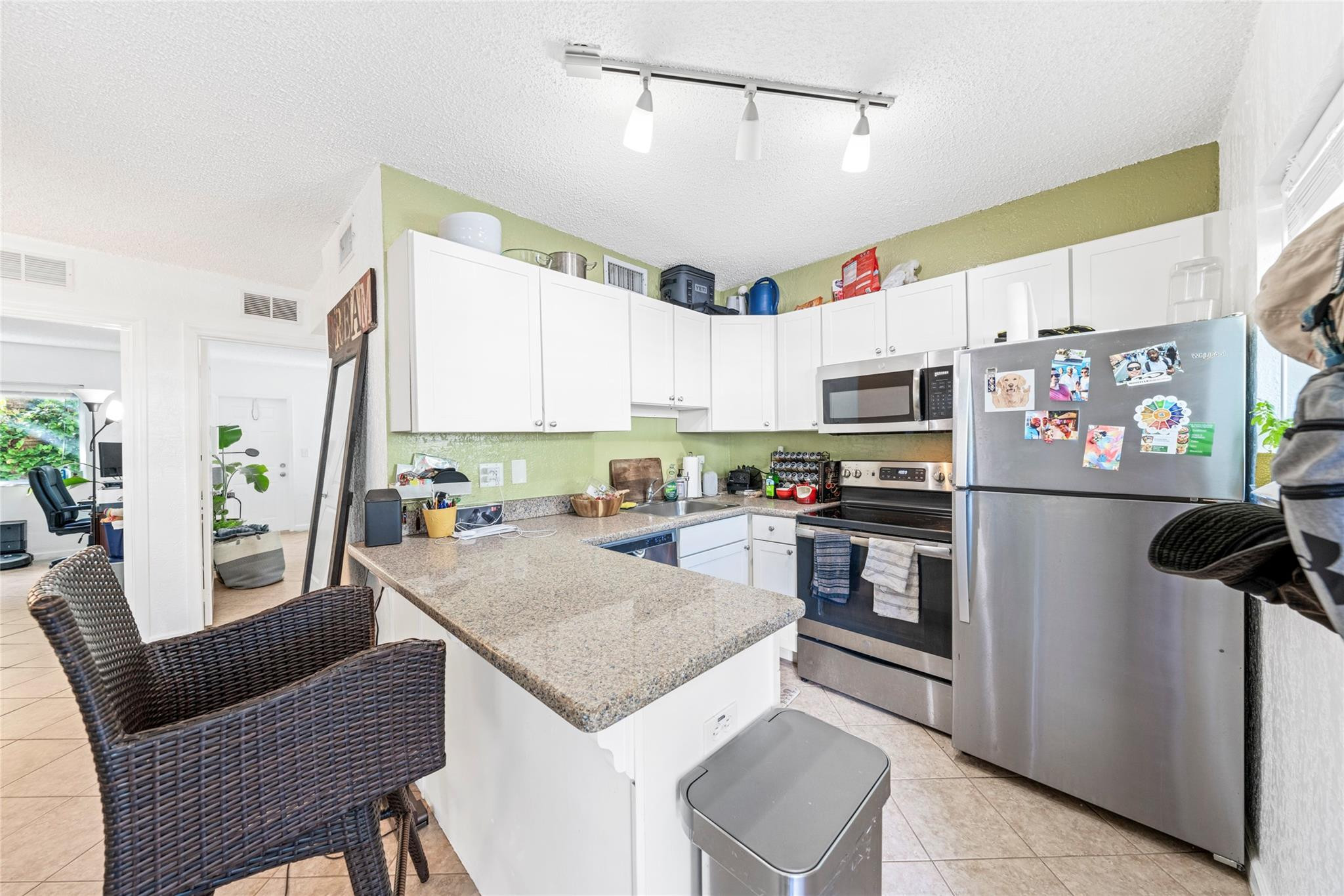 2660 NE 8th Ave 204