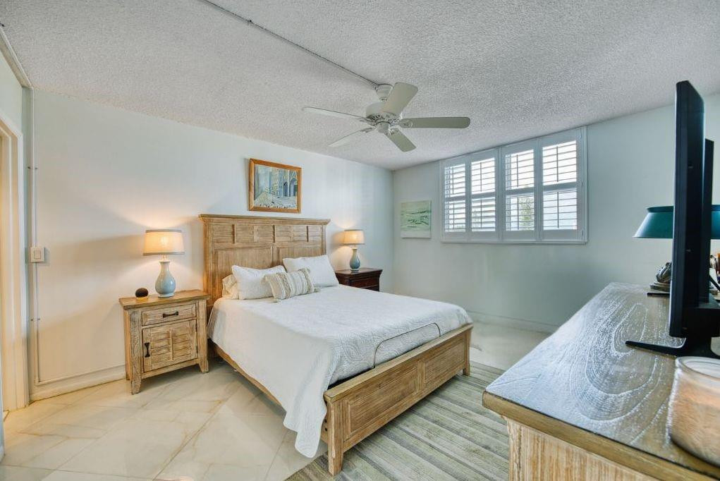 2731 NE 14th Street Cswy 517