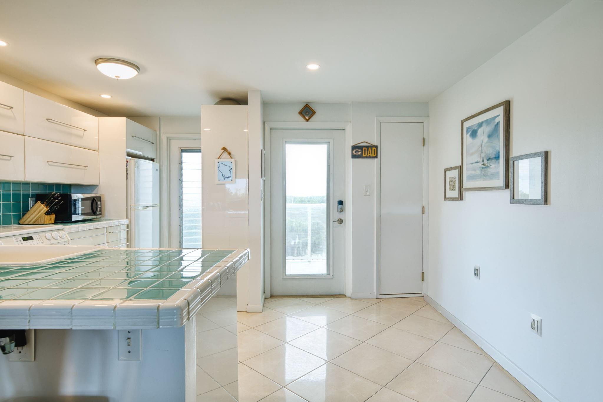 2731 NE 14th Street Cswy 517