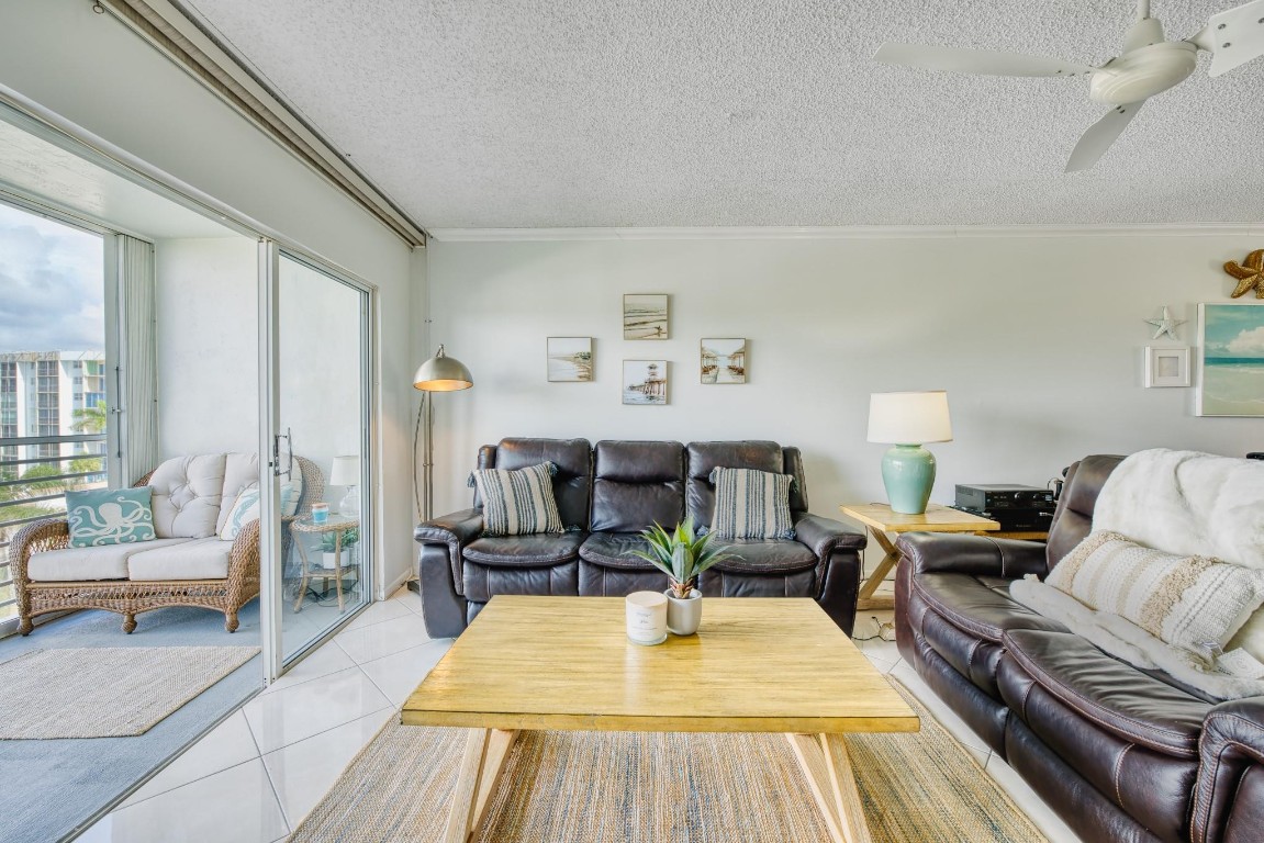 2731 NE 14th Street Cswy 517