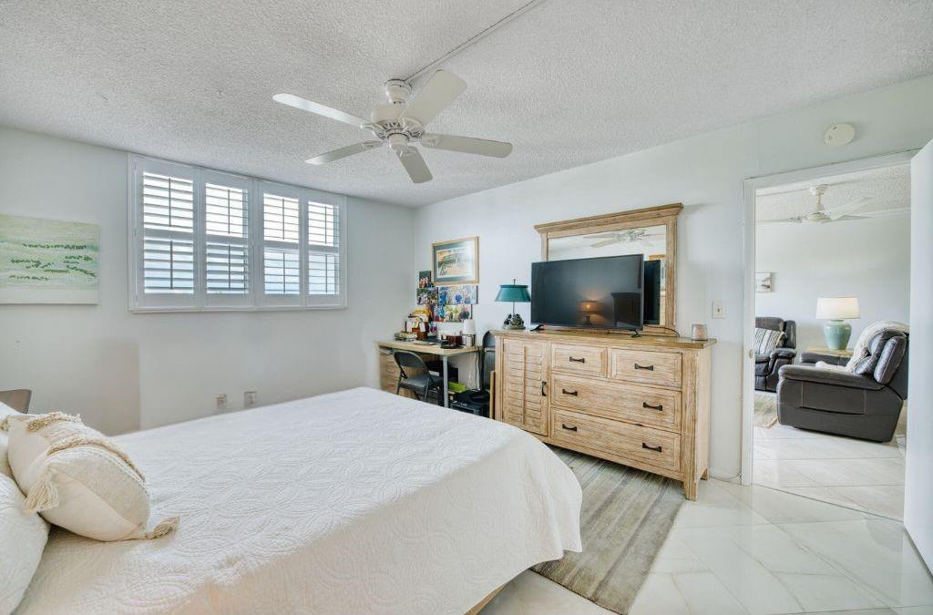 2731 NE 14th Street Cswy 517