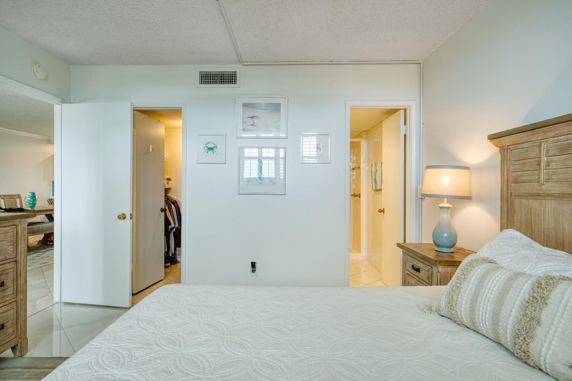 2731 NE 14th Street Cswy 517