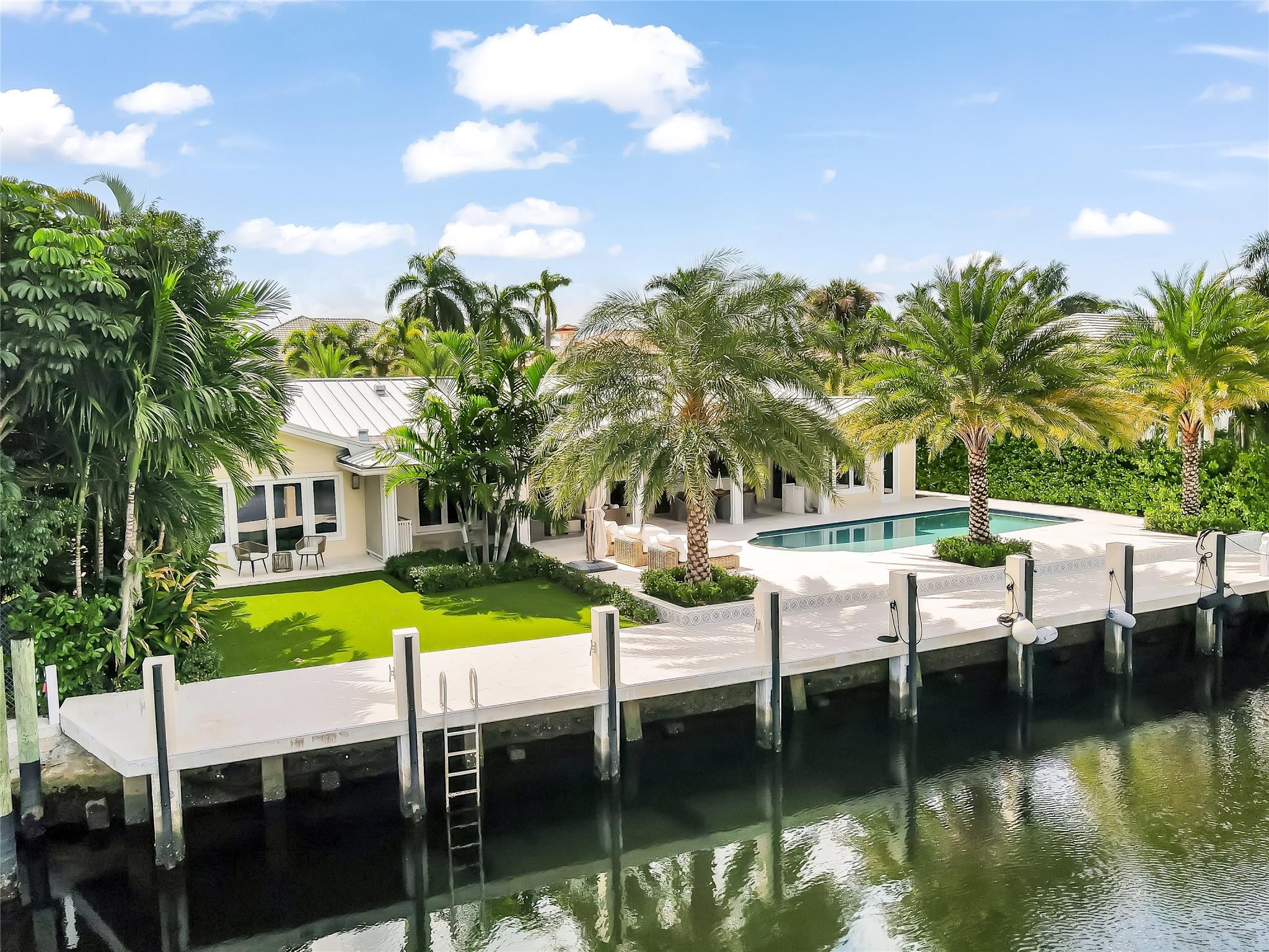 2501 NE 33rd Street