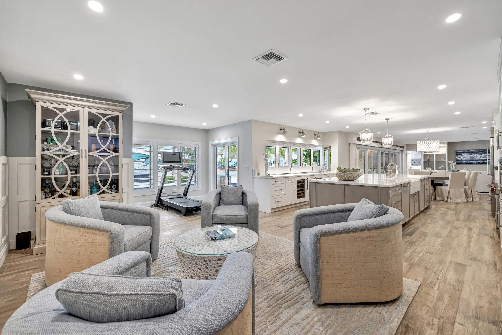 2501 NE 33rd Street