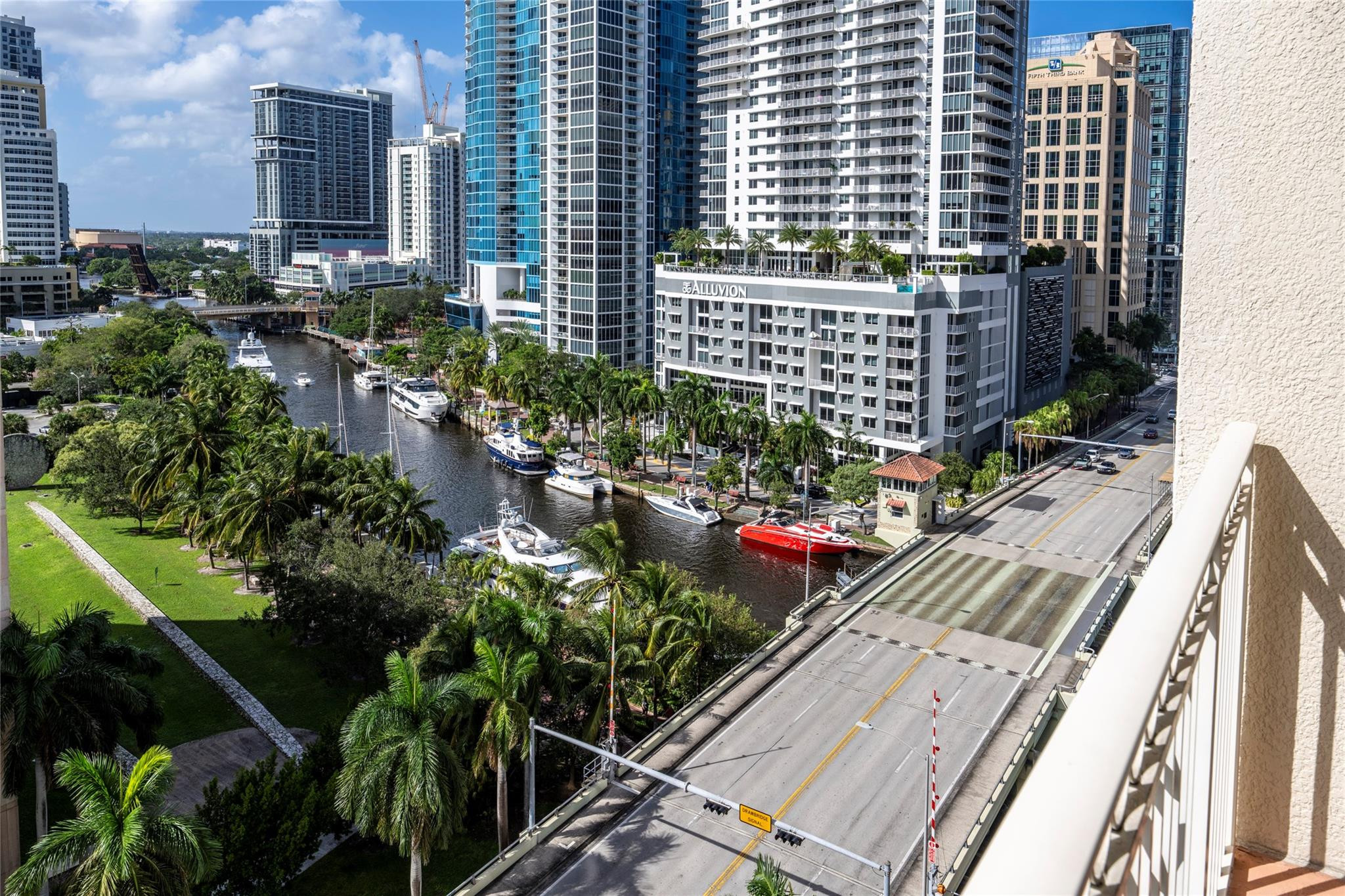 511 SE 5th Ave 1115
