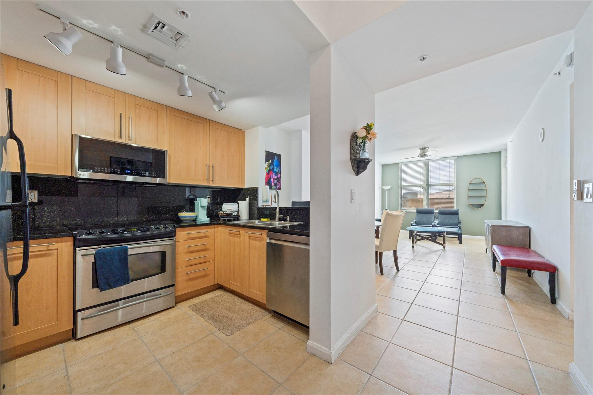 511 SE 5th Ave 1115