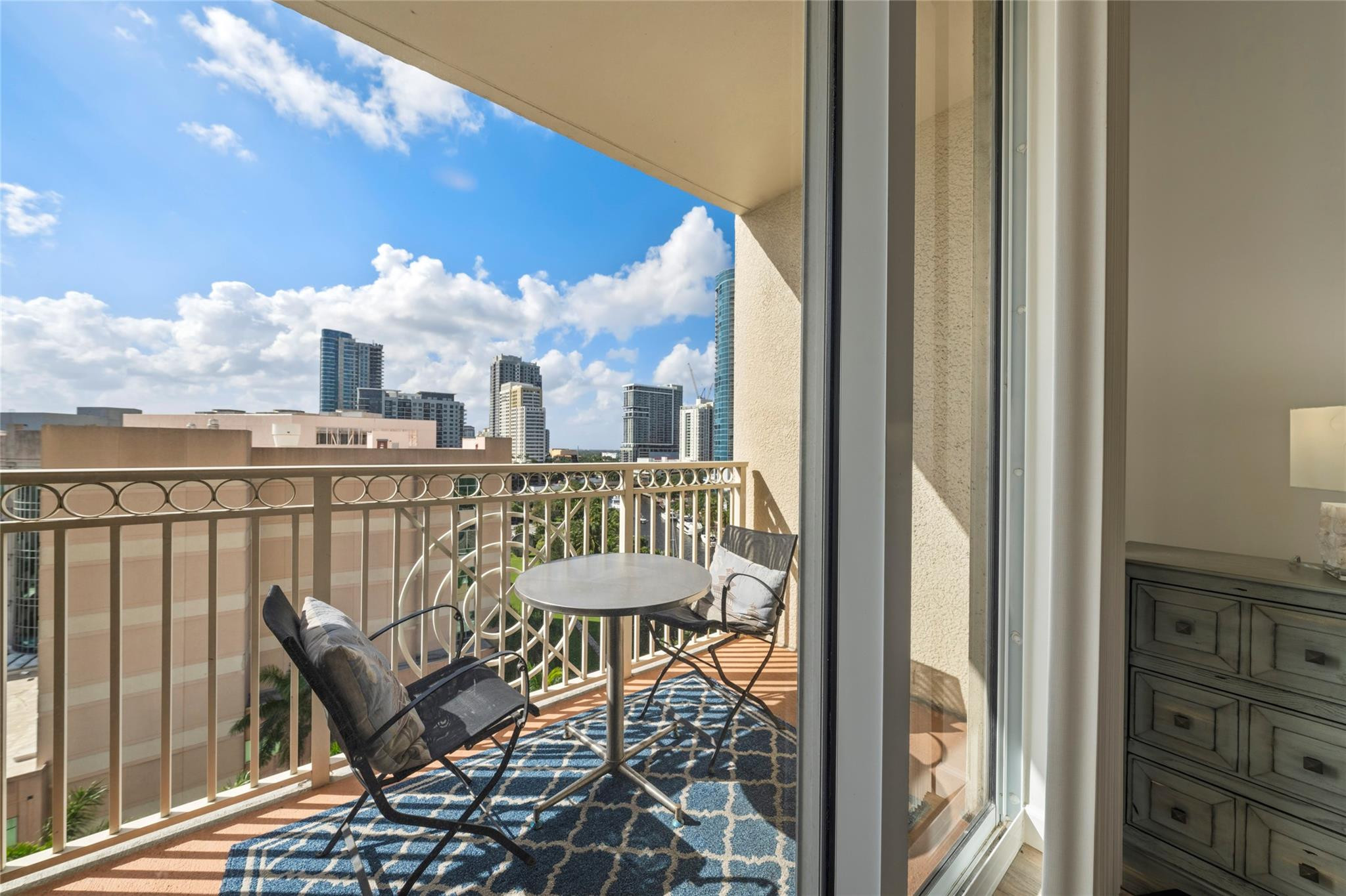 511 SE 5th Ave 1115