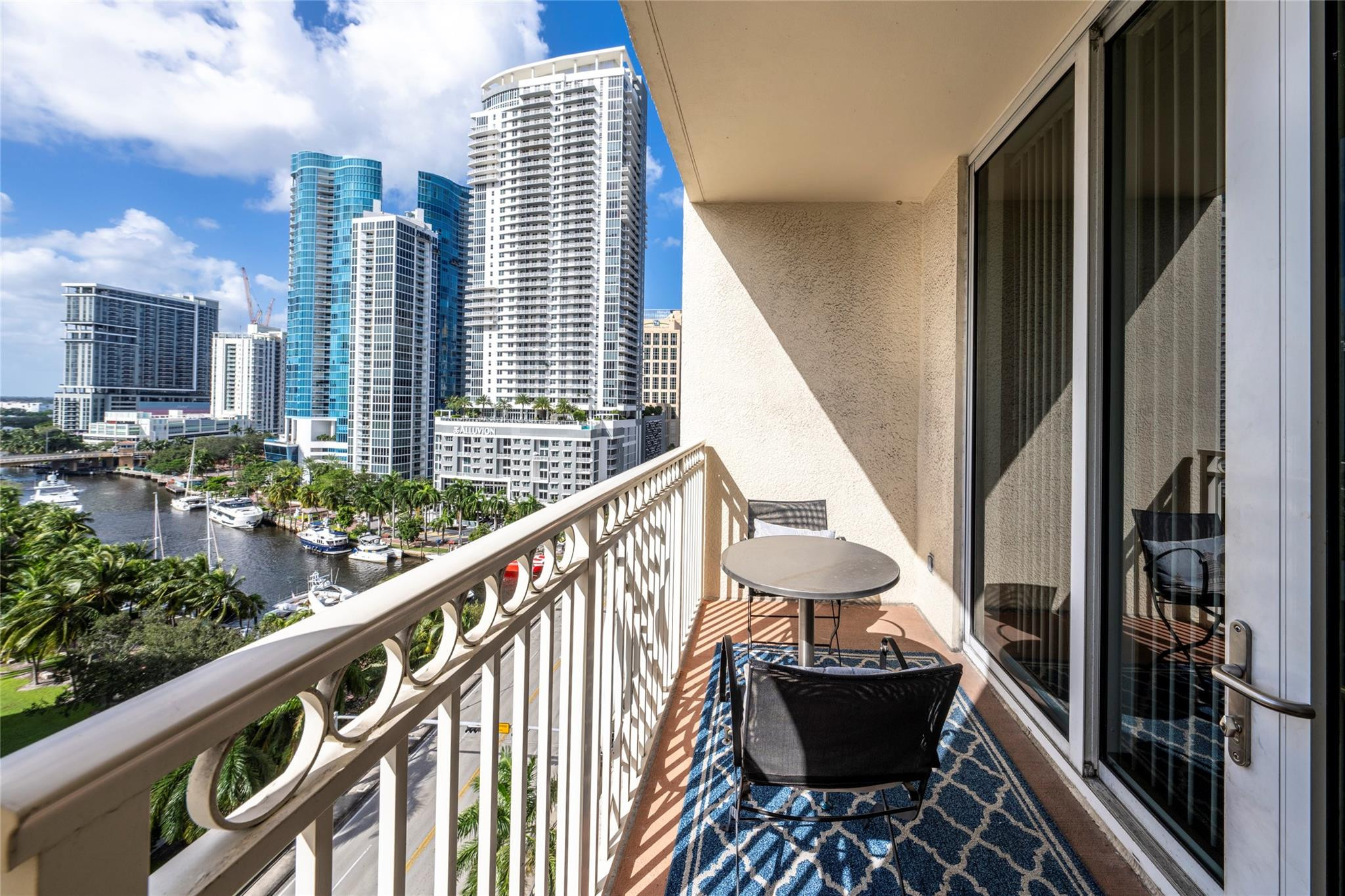 511 SE 5th Ave 1115