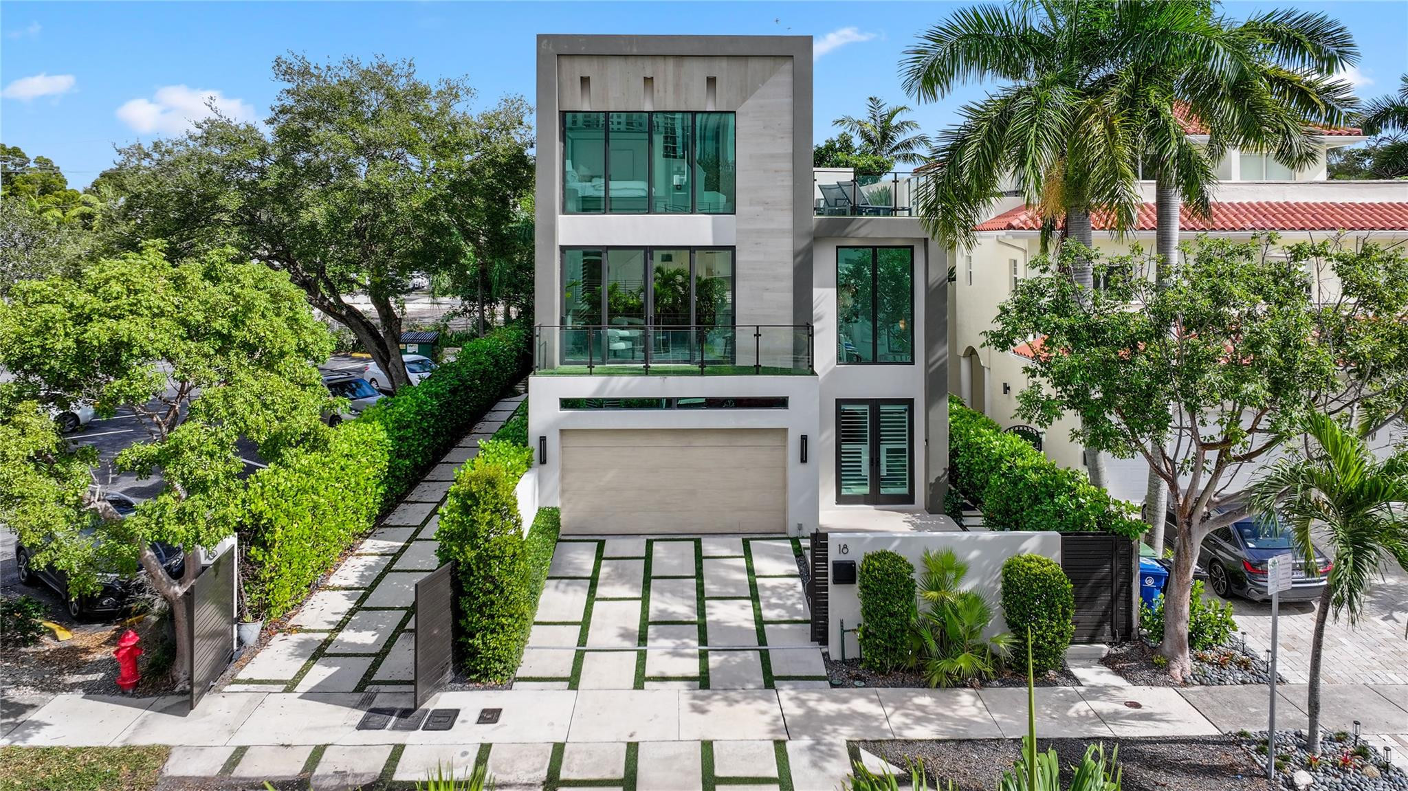 18 SE 11th Ave