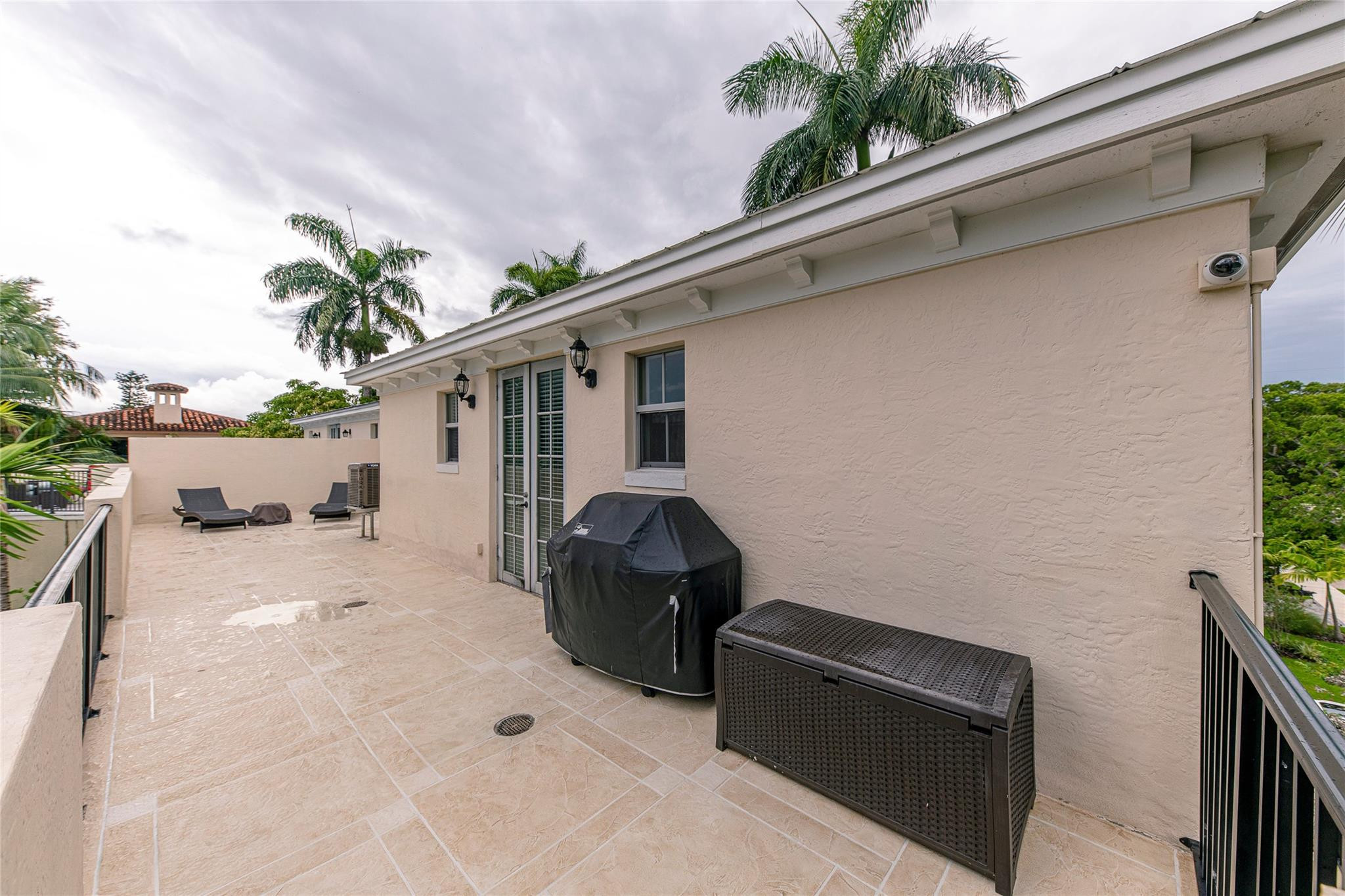 824 SW 10th St
