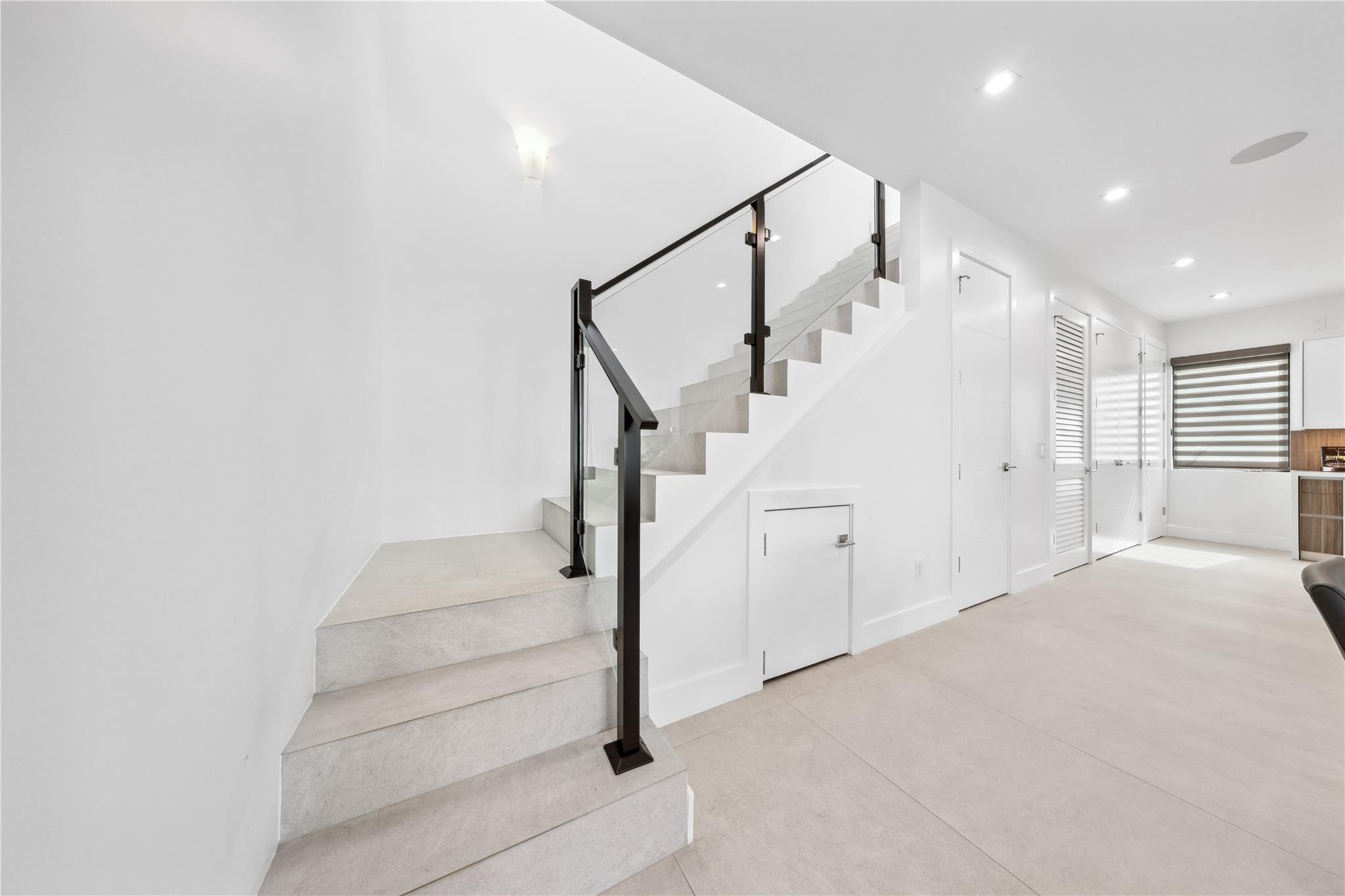 18 SE 11th Avenue 1