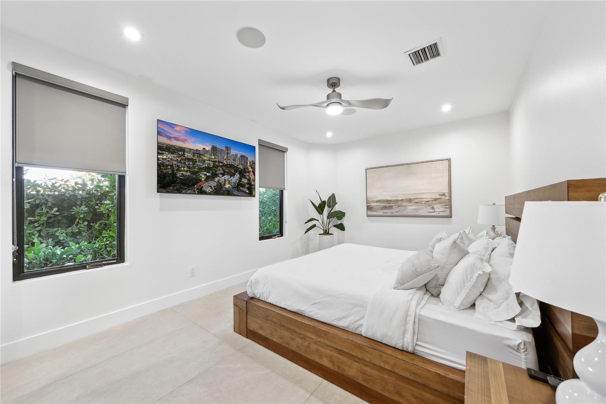 18 SE 11th Avenue 1