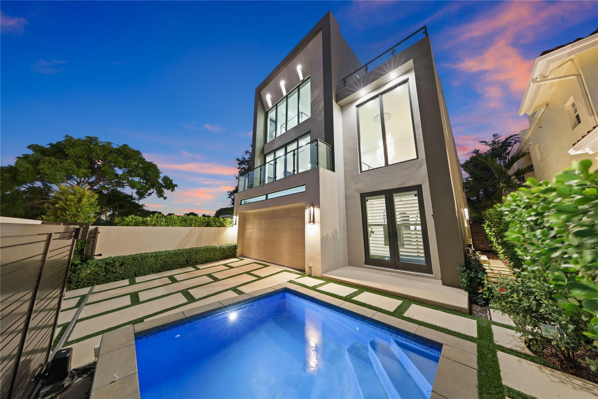 18 SE 11th Avenue 1