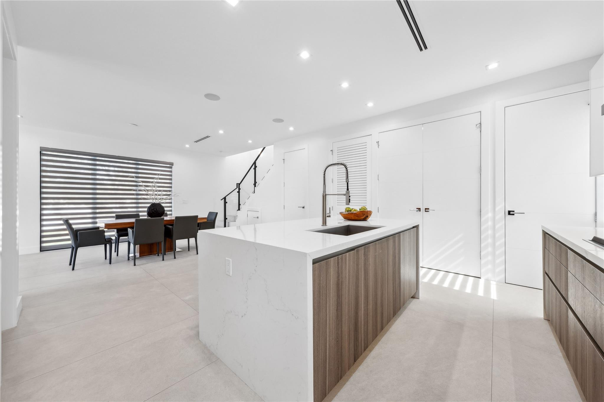 18 SE 11th Avenue 1