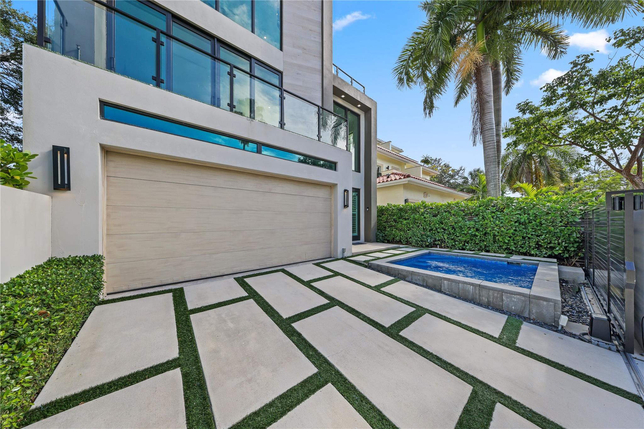 18 SE 11th Avenue 1