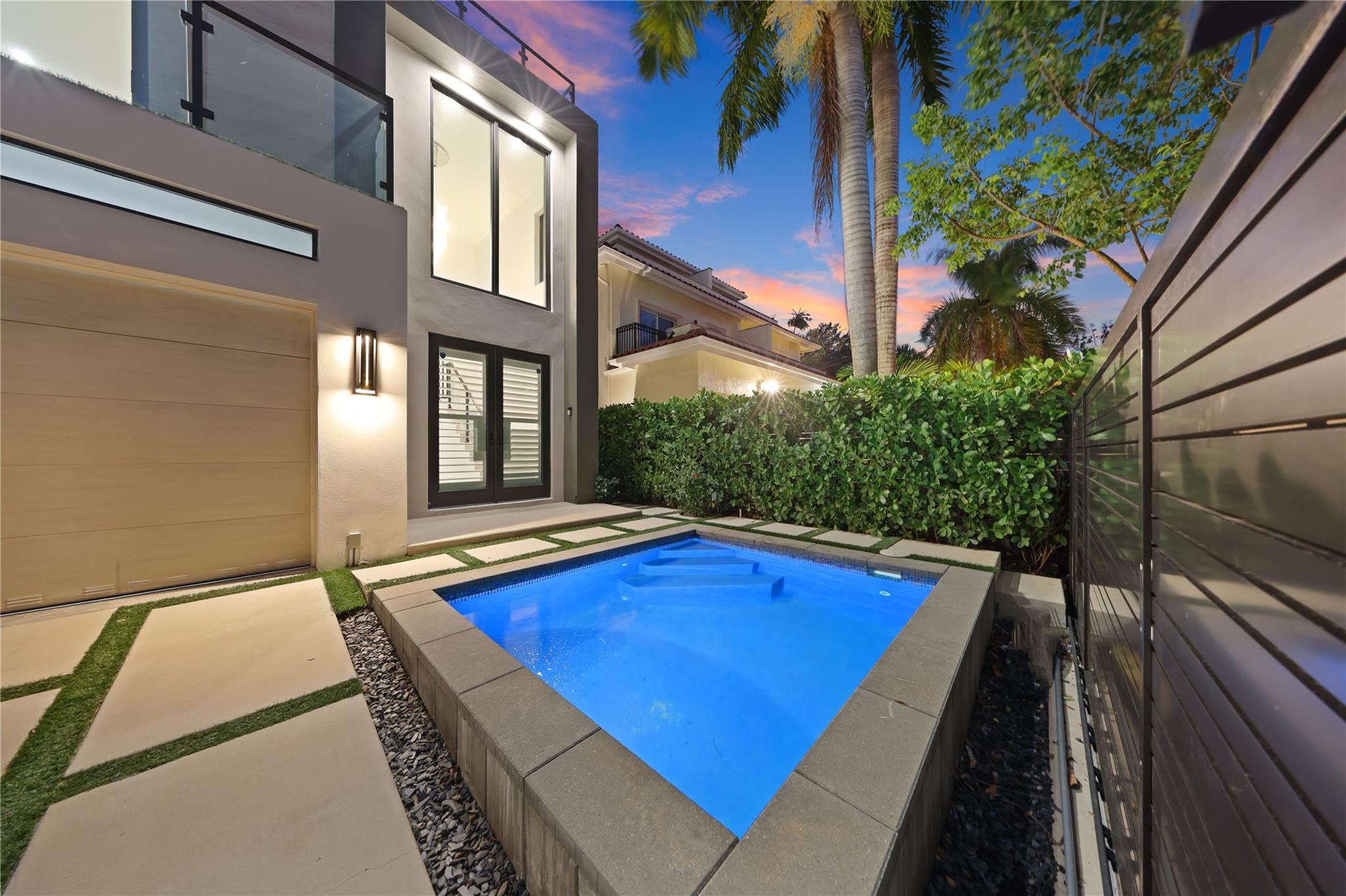 18 SE 11th Avenue 1