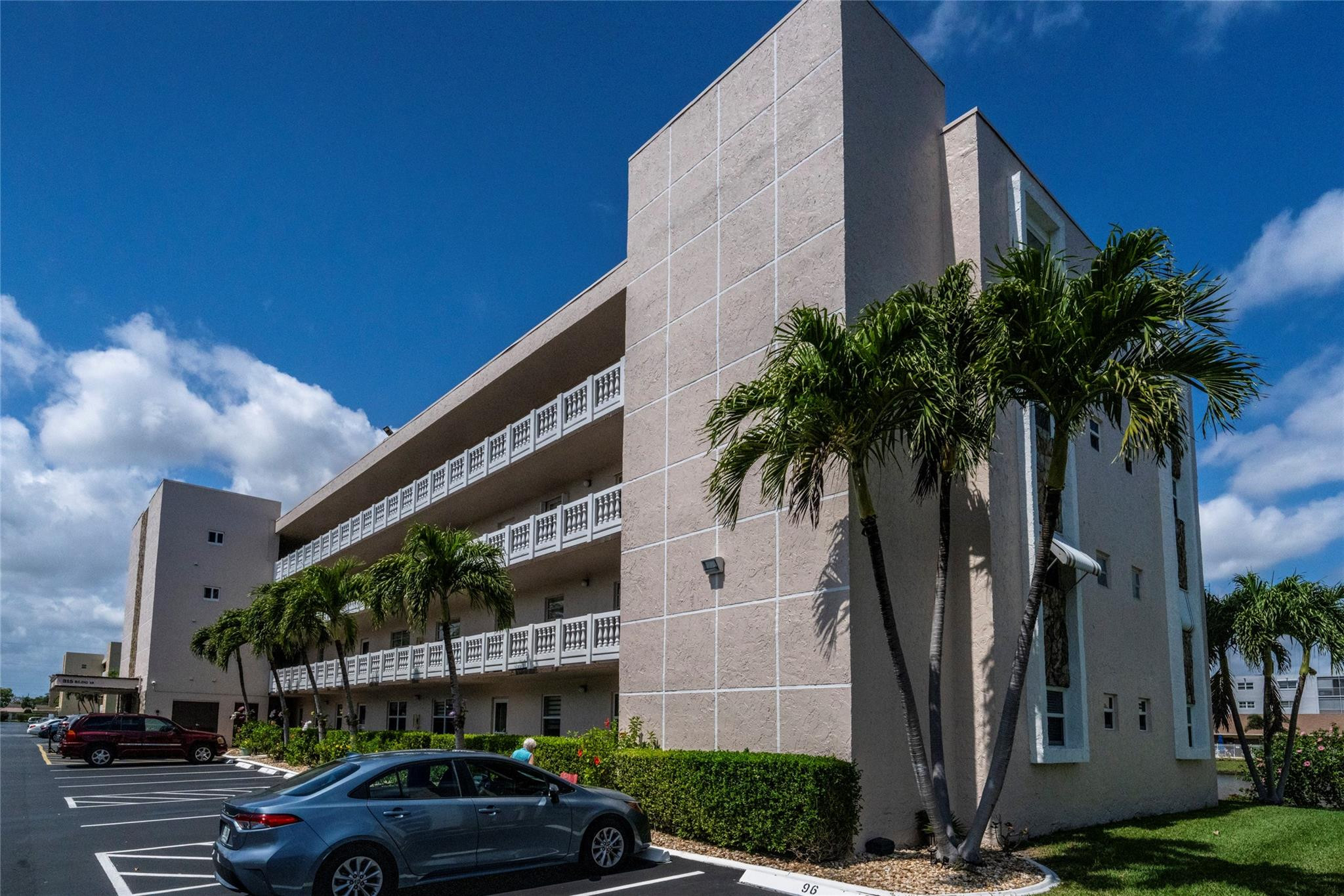 315 SE 11th Ter 401