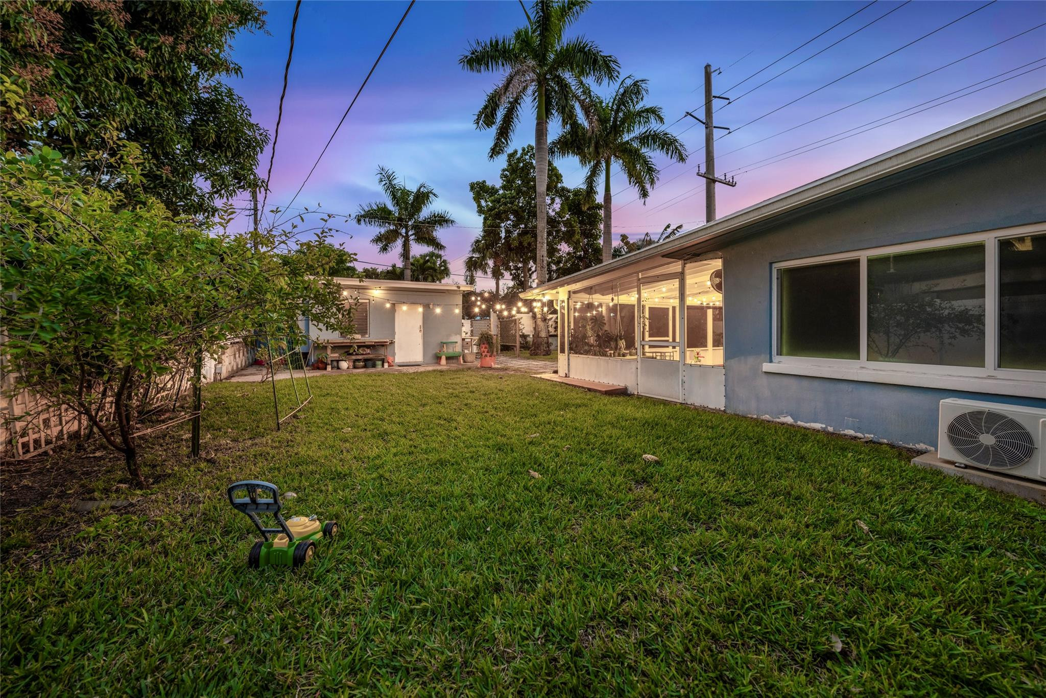846 SW 9th St