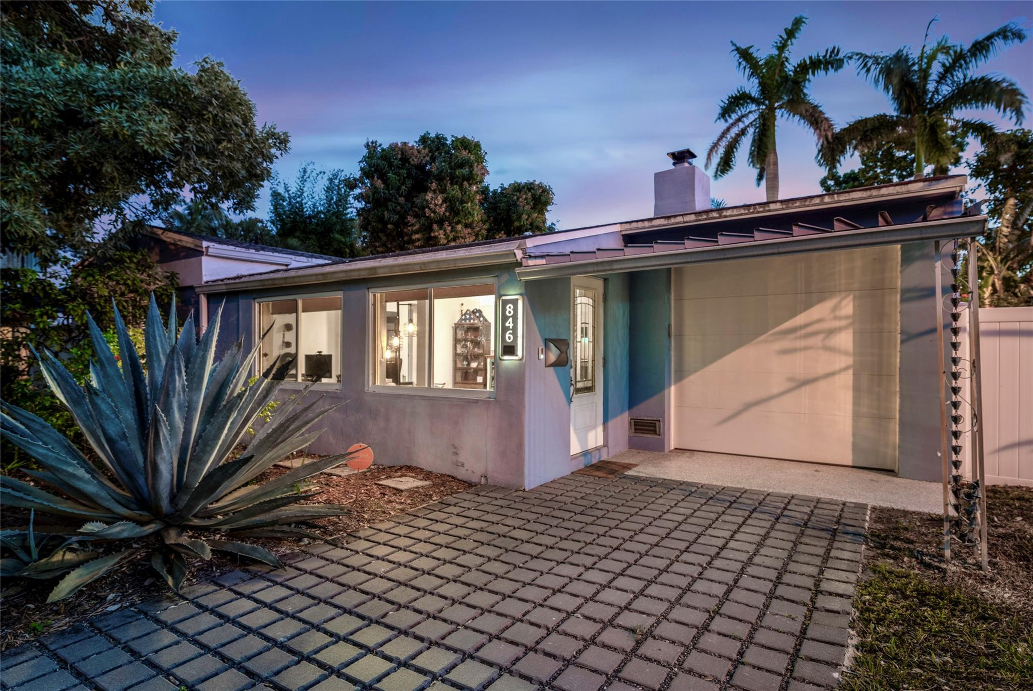 846 SW 9th St