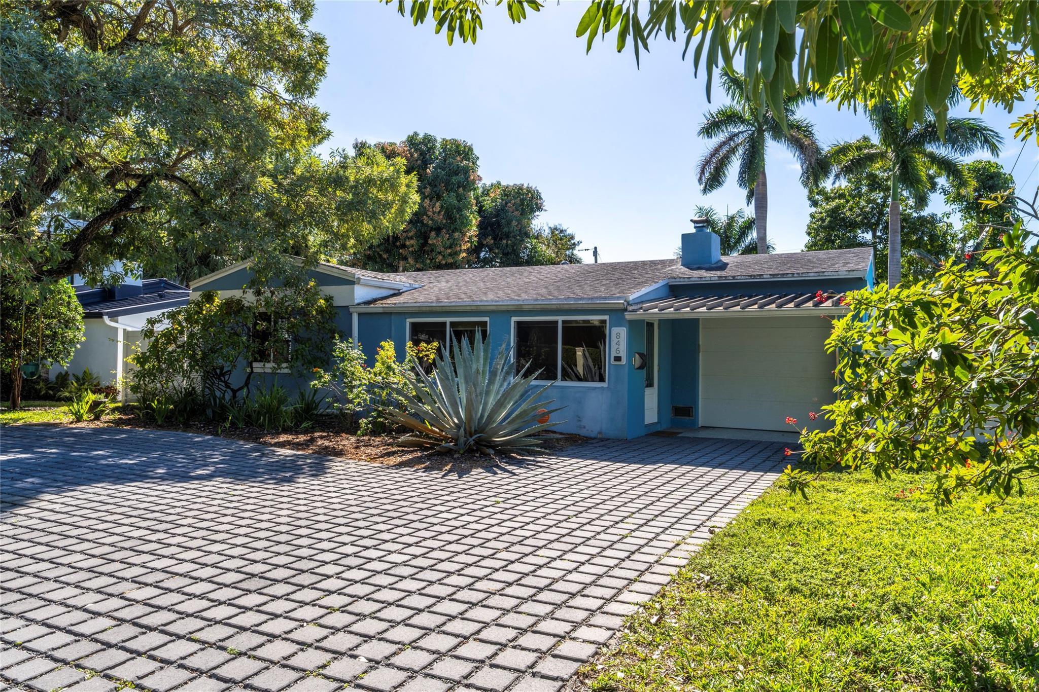 846 SW 9th St