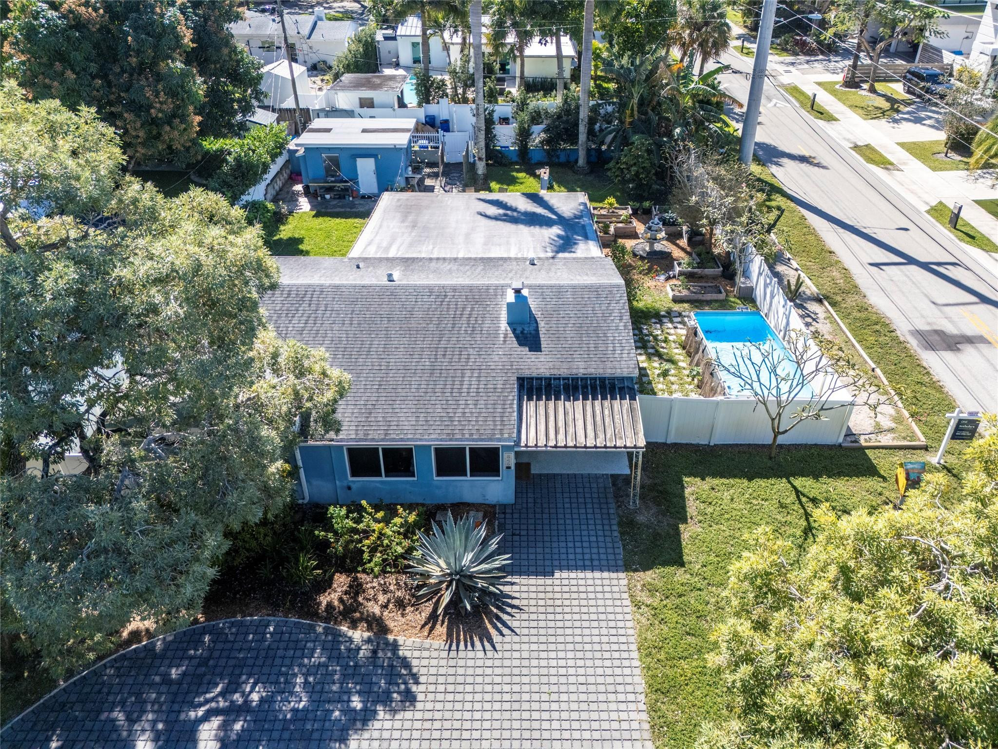 846 SW 9th St