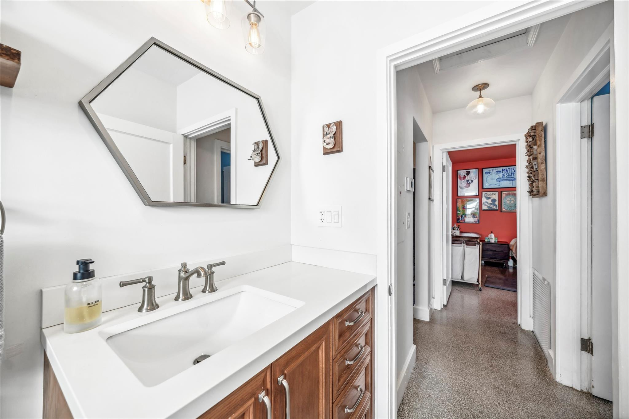 846 SW 9th St